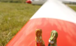 Osterfluglager 2025 – Osterferien und Festtage am Flugplatz!
